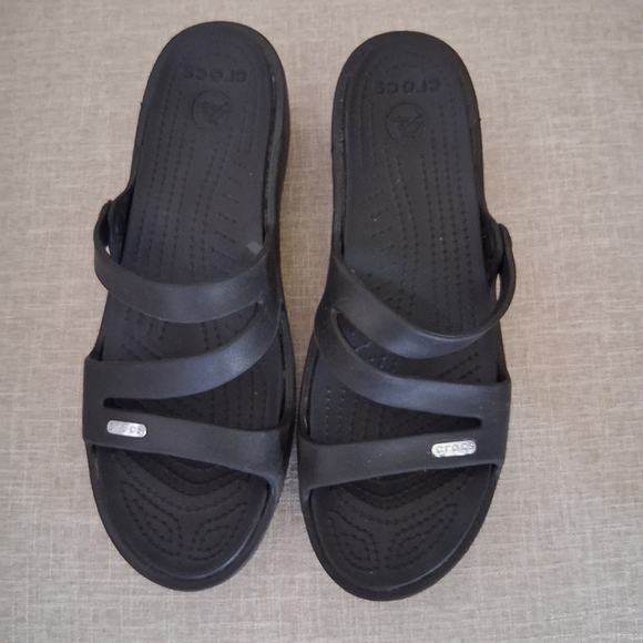 CROCS Black Sandals Lightweight Durable Design - Picture 2 of 3